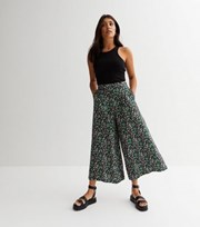 New Look Black Ditsy Floral Wide Leg Crop Trousers